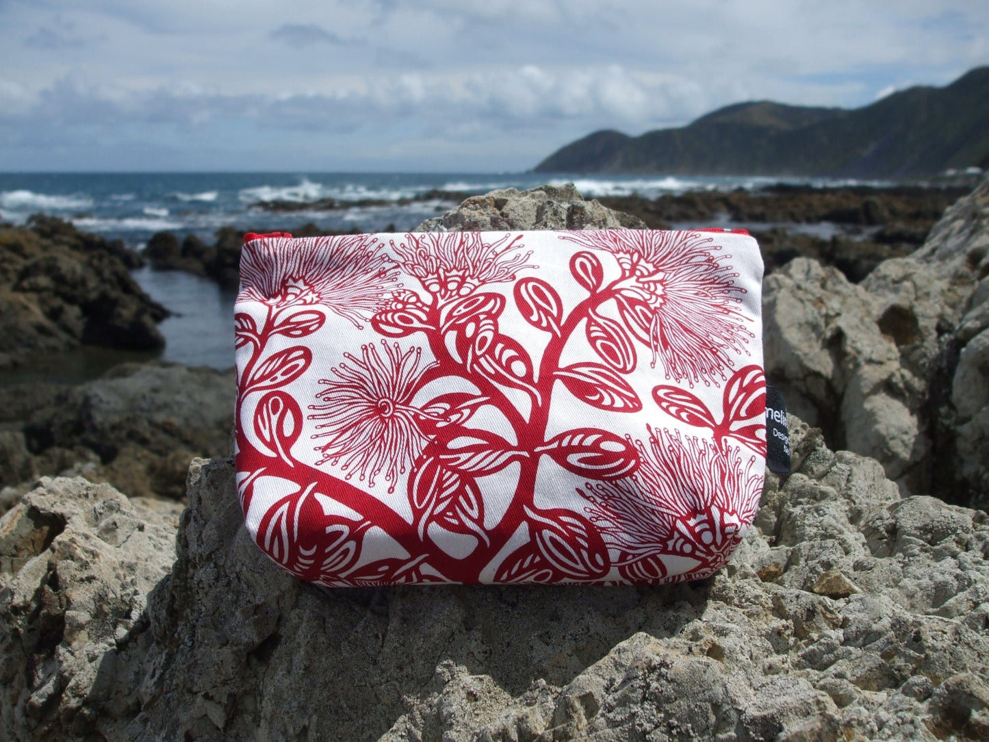 Pohutukawa make up purse