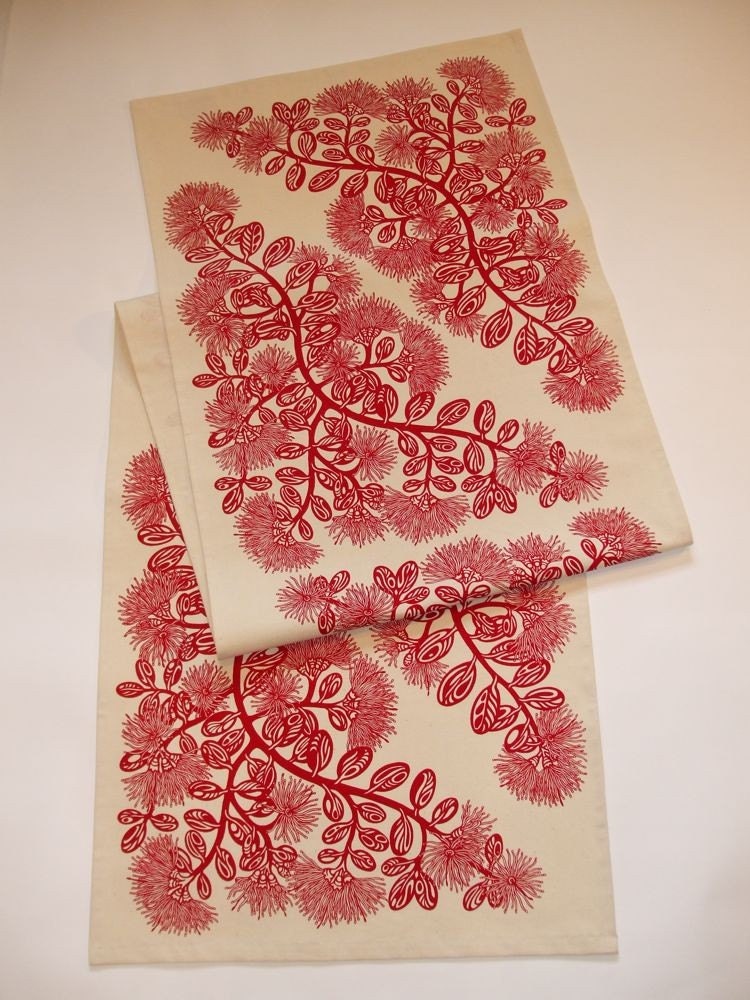 Pohutukawa table runner